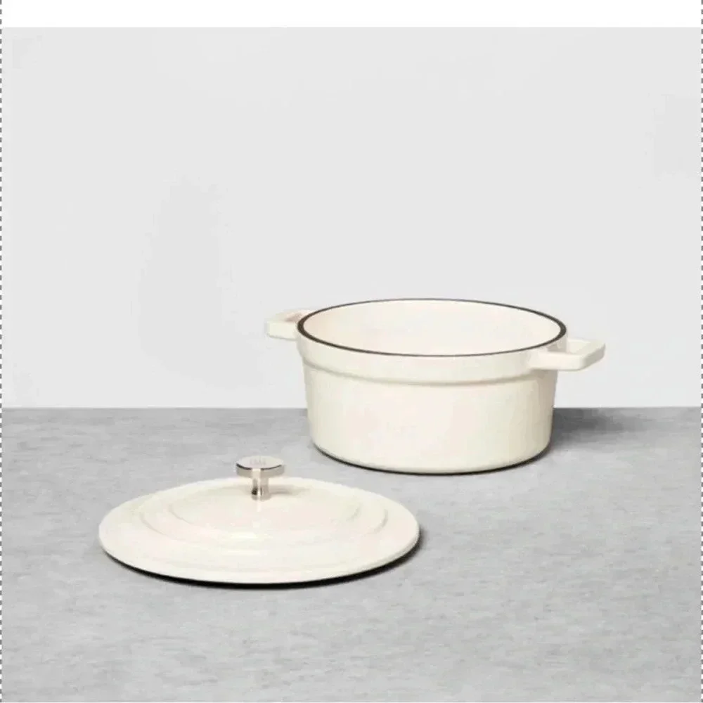 Hearth‎ and Hand Magnolia Creamy White Dutch oven. .5 quart